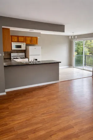 $2,150 | 1224 Inverrary Lane, Deerfield, IL 60015