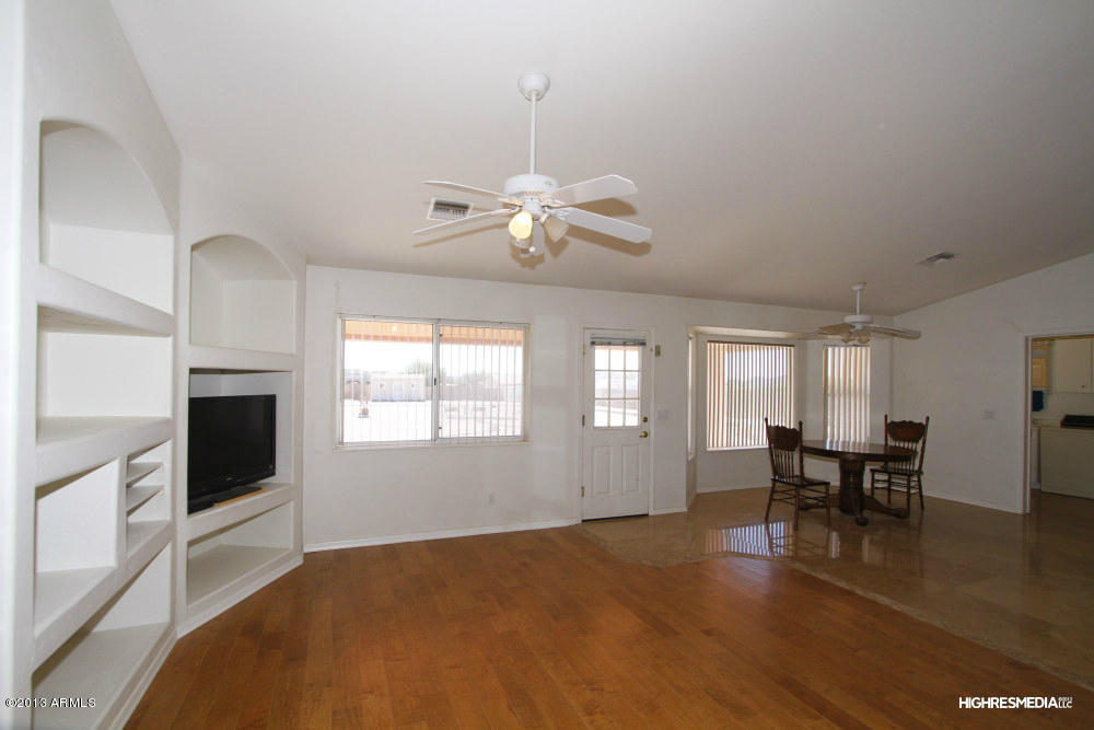 1611 East Maddock Road Phoenix, AZ 85086 - Photo 3 of 18 Family Room
