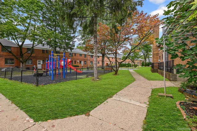 $439,900 | 67-09 218th Street, Unit DUPLEX | Oakland Gardens