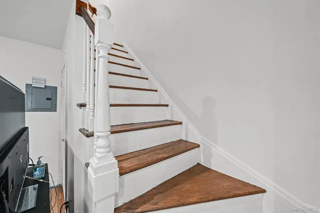 $439,900 | 67-09 218th Street, Unit DUPLEX | Oakland Gardens