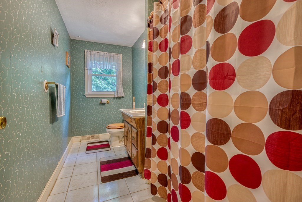 55 Valentine Road Northborough, MA 01532 - Photo 12 of 36 Gallery Image 12