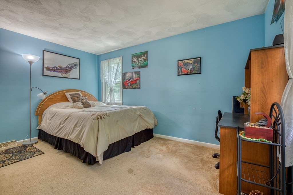 55 Valentine Road Northborough, MA 01532 - Photo 16 of 36 Gallery Image 16