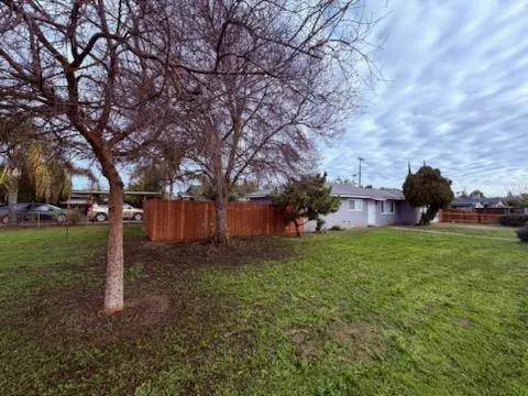 $329,900 | 930 I Street, Sanger, CA 93657