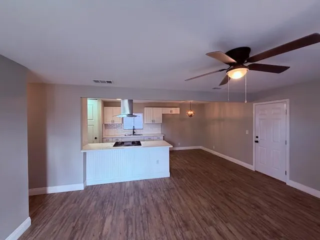 $329,900 | 930 I Street, Sanger, CA 93657