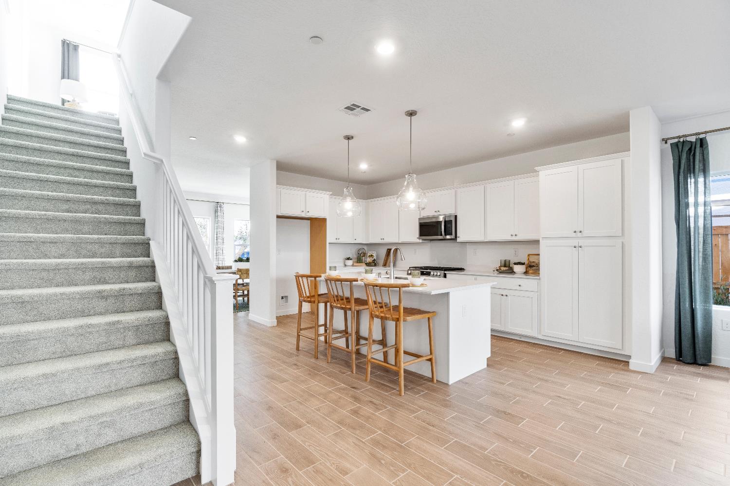 1053 Springtime Avenue Clovis, CA 93619 - Photo 12 of 42