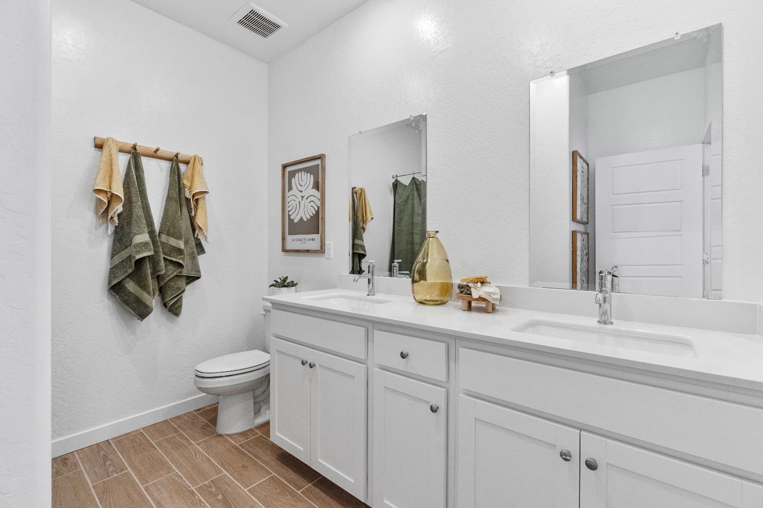 1053 Springtime Avenue Clovis, CA 93619 - Photo 34 of 42