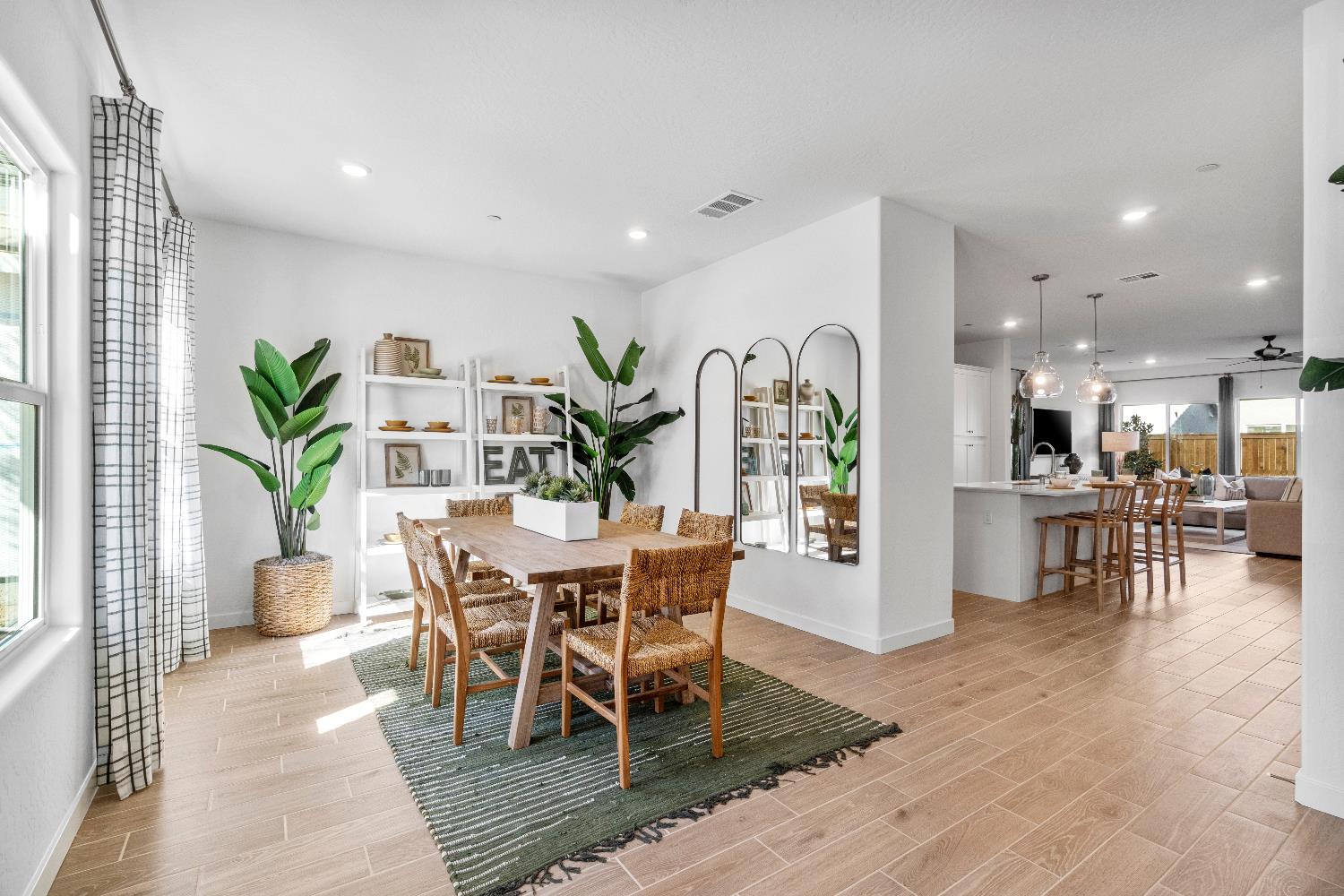 1053 Springtime Avenue Clovis, CA 93619 - Photo 5 of 42