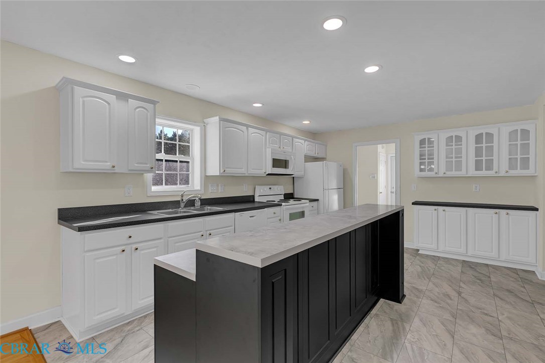 9469 Glass Road Gloucester, VA 23061 - Photo 6 of 23