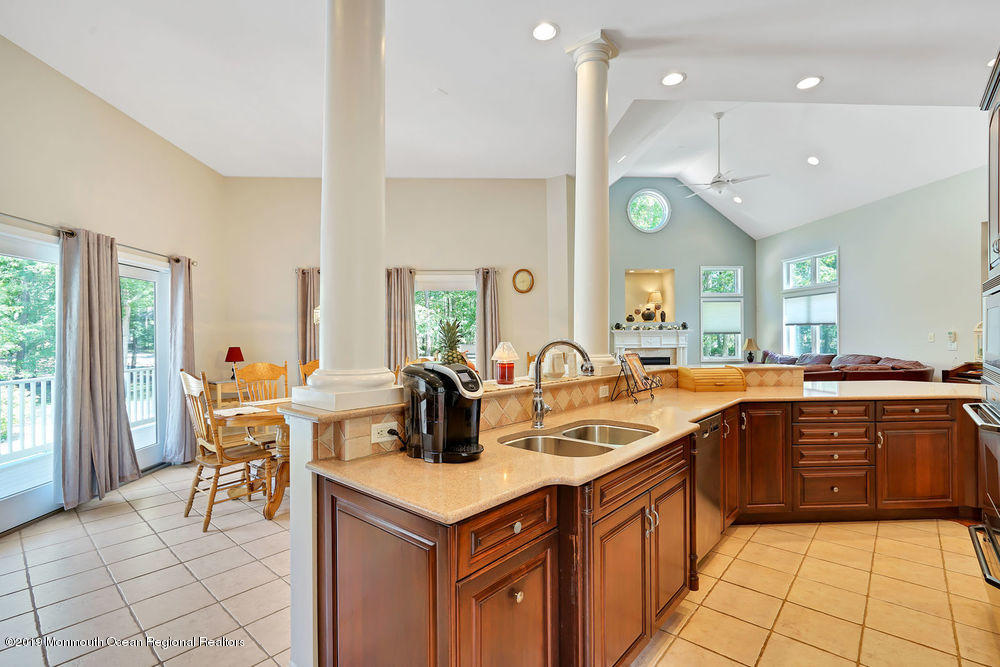 22 Country Road Manahawkin, NJ 08050 - Photo 11 of 58 054_dsc04071 - Copy