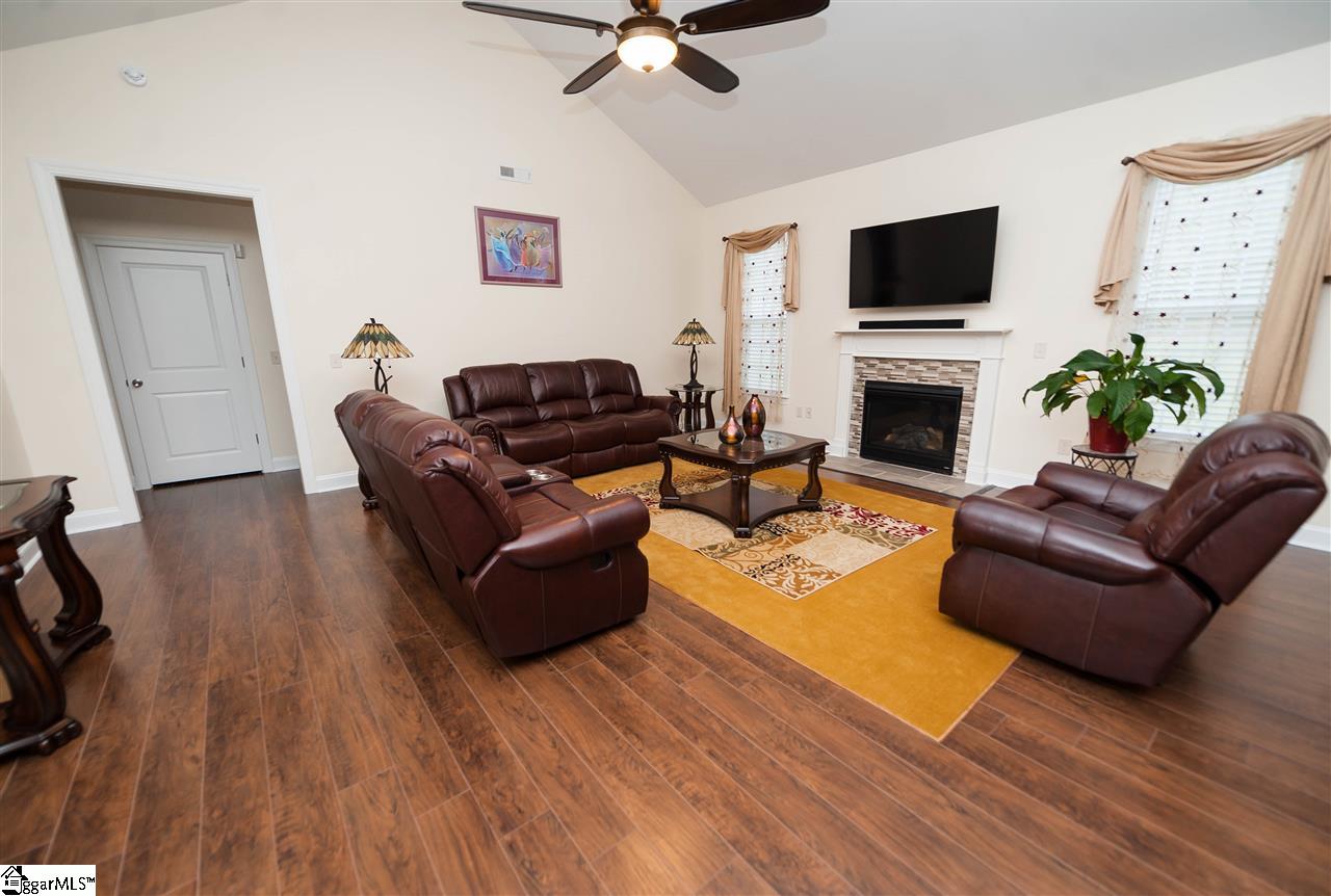 723 Elam Way Moore, SC 29369 - Photo 2 of 32 Gallery Image 2