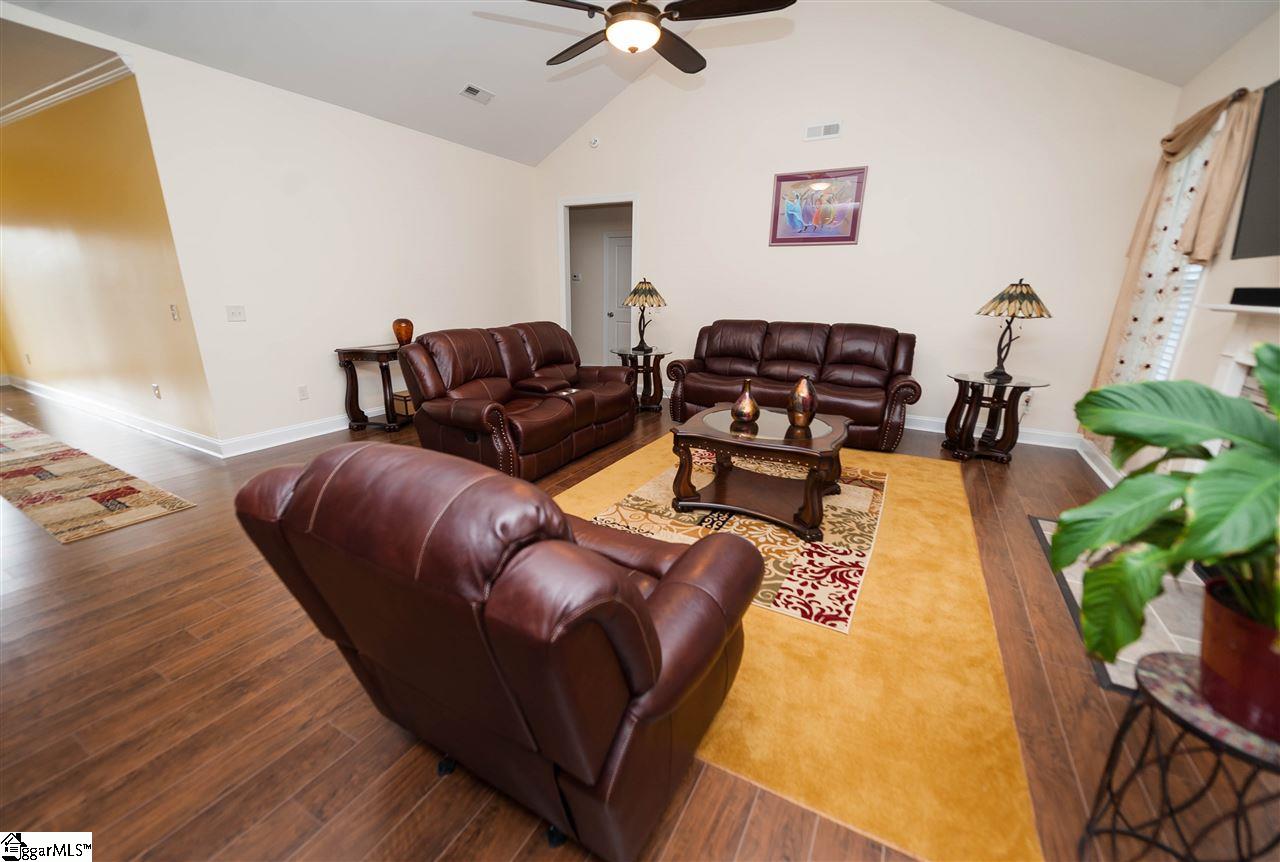 723 Elam Way Moore, SC 29369 - Photo 3 of 32 Gallery Image 3