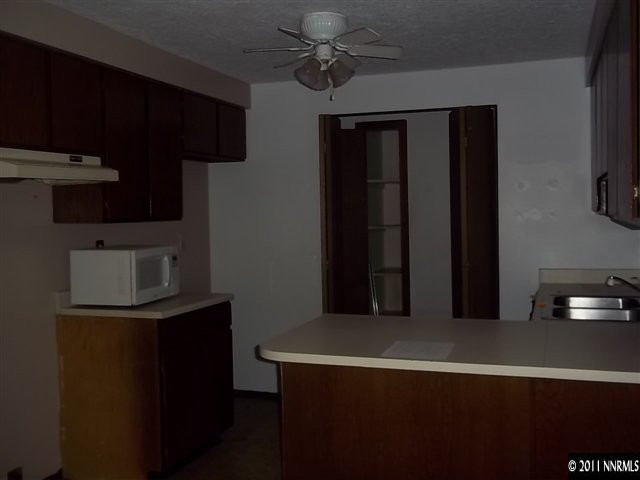 6865 Lotus Street Reno, NV 89506 - Photo 3 of 9