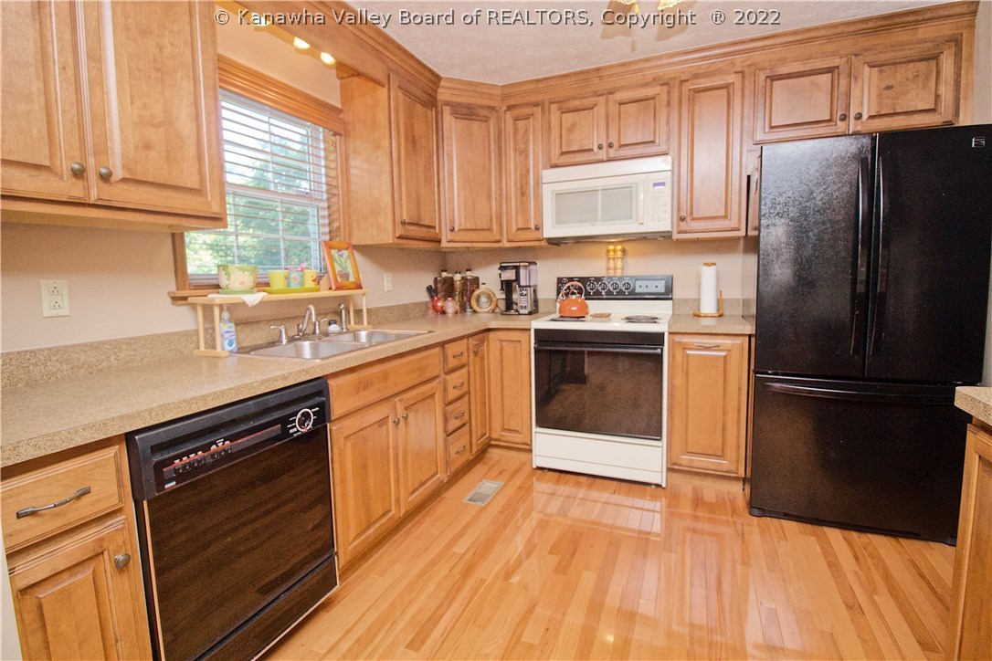 124 Ridgeview Drive Scott Depot, WV 25560 - Photo 12 of 24 Gallery Image 12