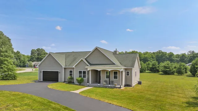 $814,900 | 18863 Meadowlark Road, Thompsonville, MI 49683