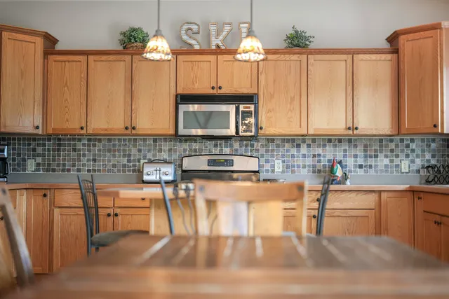 $814,900 | 18863 Meadowlark Road, Thompsonville, MI 49683