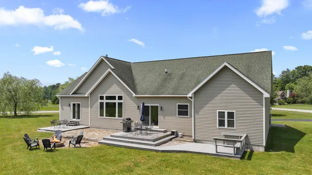 $814,900 | 18863 Meadowlark Road, Thompsonville, MI 49683