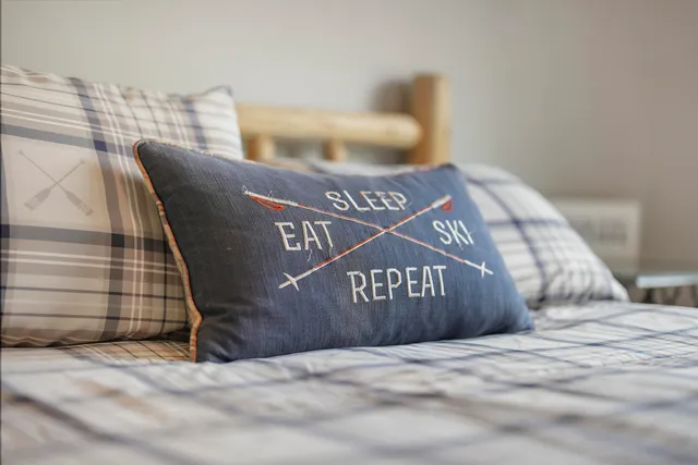 $814,900 | 18863 Meadowlark Road, Thompsonville, MI 49683