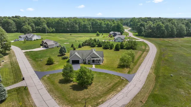 $814,900 | 18863 Meadowlark Road, Thompsonville, MI 49683
