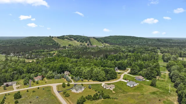 $814,900 | 18863 Meadowlark Road, Thompsonville, MI 49683