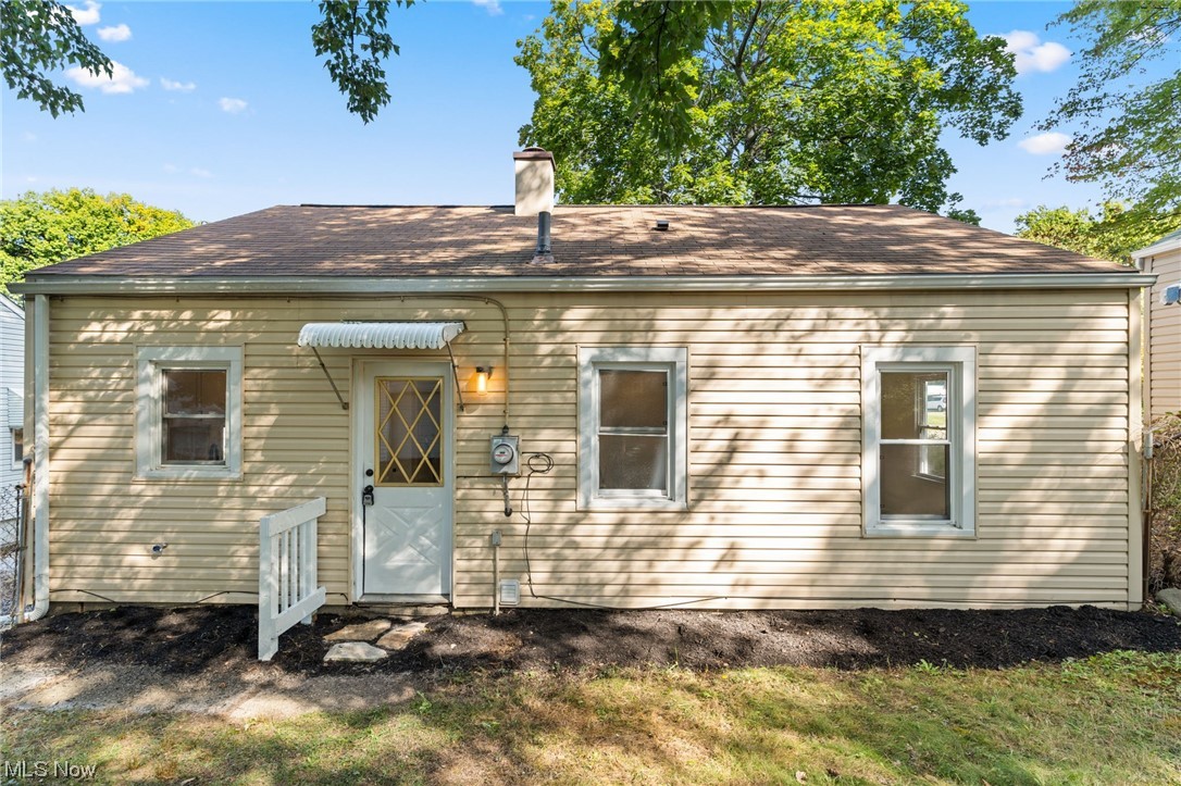 898 Reed Avenue Akron, OH 44306 - Photo 6 of 26 View of front of house