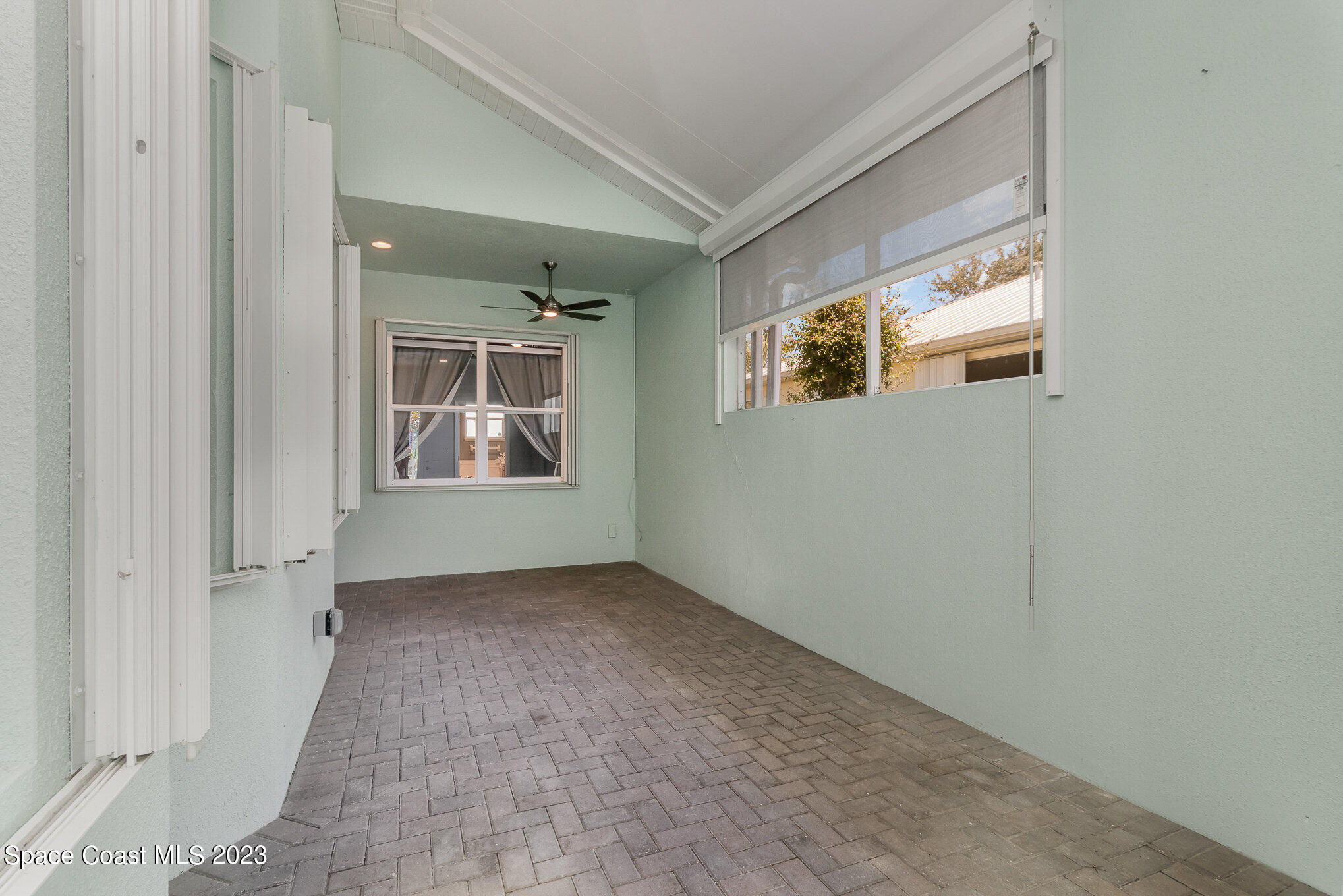 4250 Alamanda Key Drive Melbourne, FL 32901 - Photo 8 of 33 a view of an empty room and window