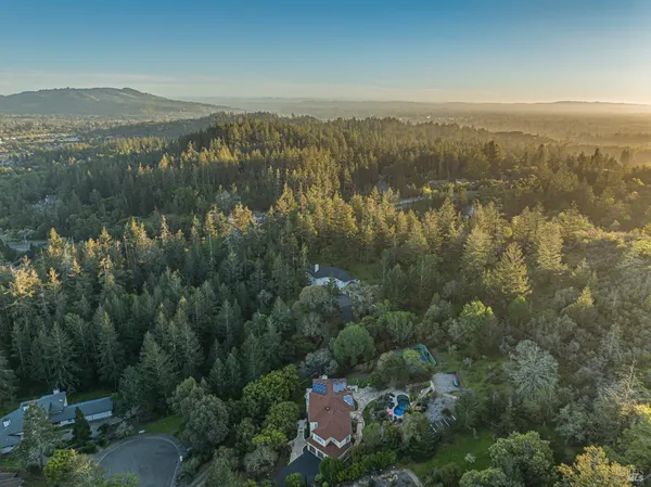 $1,795,000 | 5779 Trailwood Drive, Santa Rosa, CA 95404