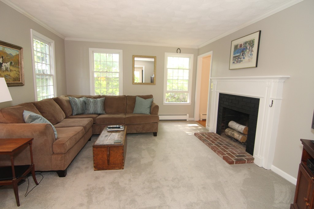 12 Putnam Road Acton, MA 01720 - Photo 4 of 24