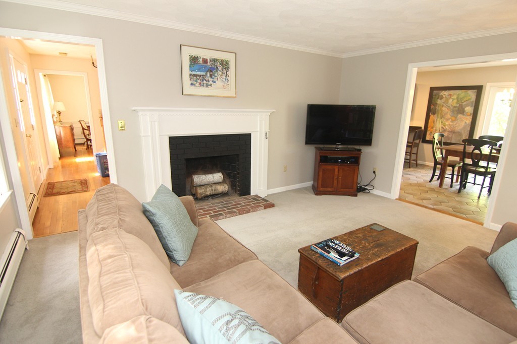 12 Putnam Road Acton, MA 01720 - Photo 5 of 24