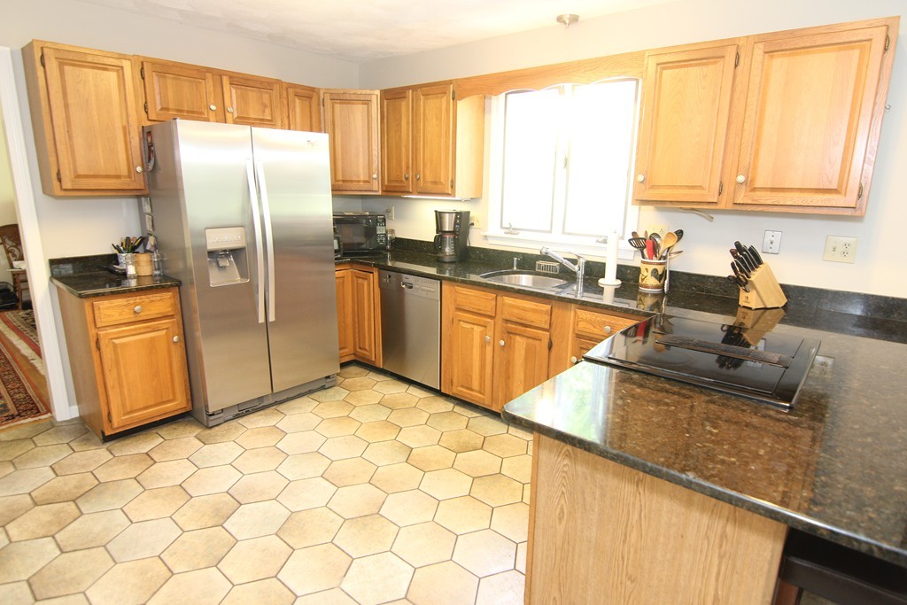 12 Putnam Road Acton, MA 01720 - Photo 8 of 24