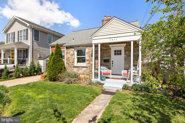$699,000 | 1611 13th Street South, Arlington, VA 22204