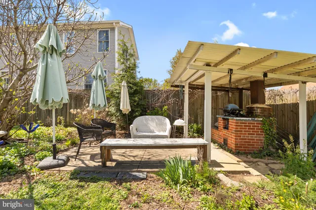 $699,000 | 1611 13th Street South, Arlington, VA 22204