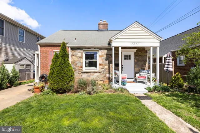 $699,000 | 1611 13th Street South, Arlington, VA 22204