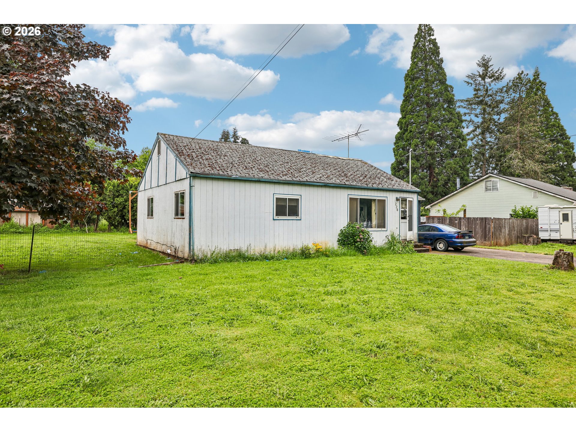 226 Mize Road Southeast Salem, OR 97302 - Photo 4 of 27 a view of a house with backyard