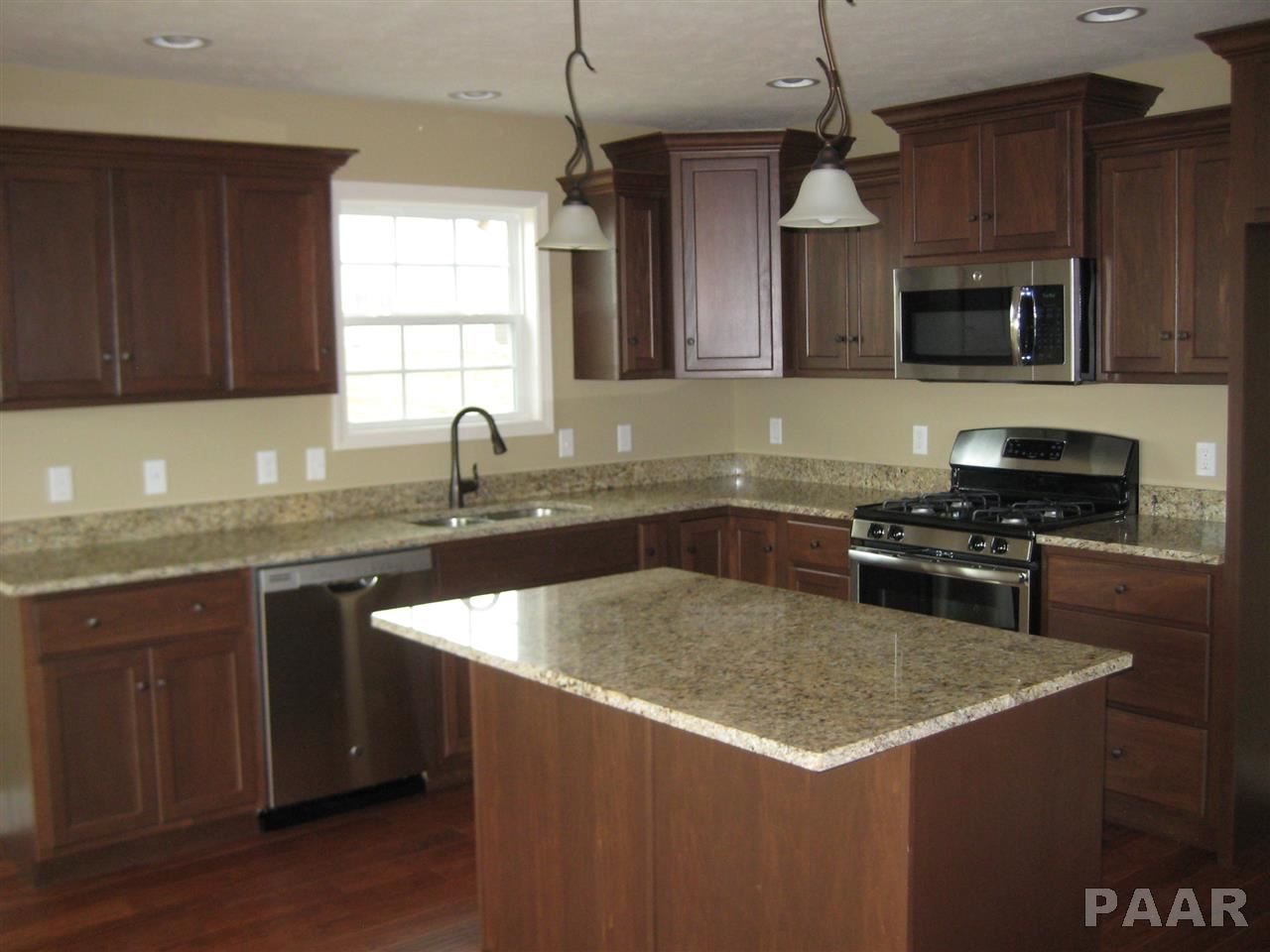 1000 Devonshire Road Washington, IL 61571 - Photo 11 of 22 Gallery Image 11