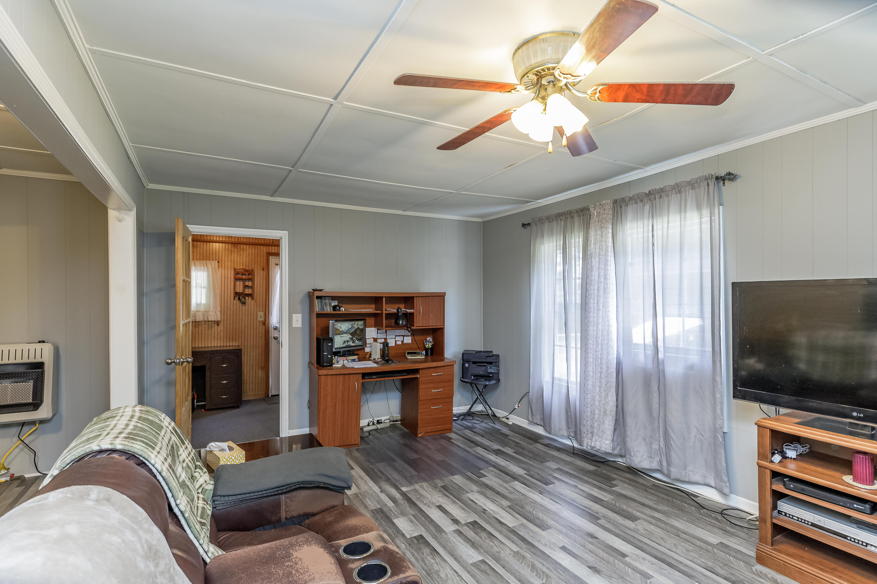 183 Rose Circle Trion, GA 30753 - Photo 4 of 29 Living Area