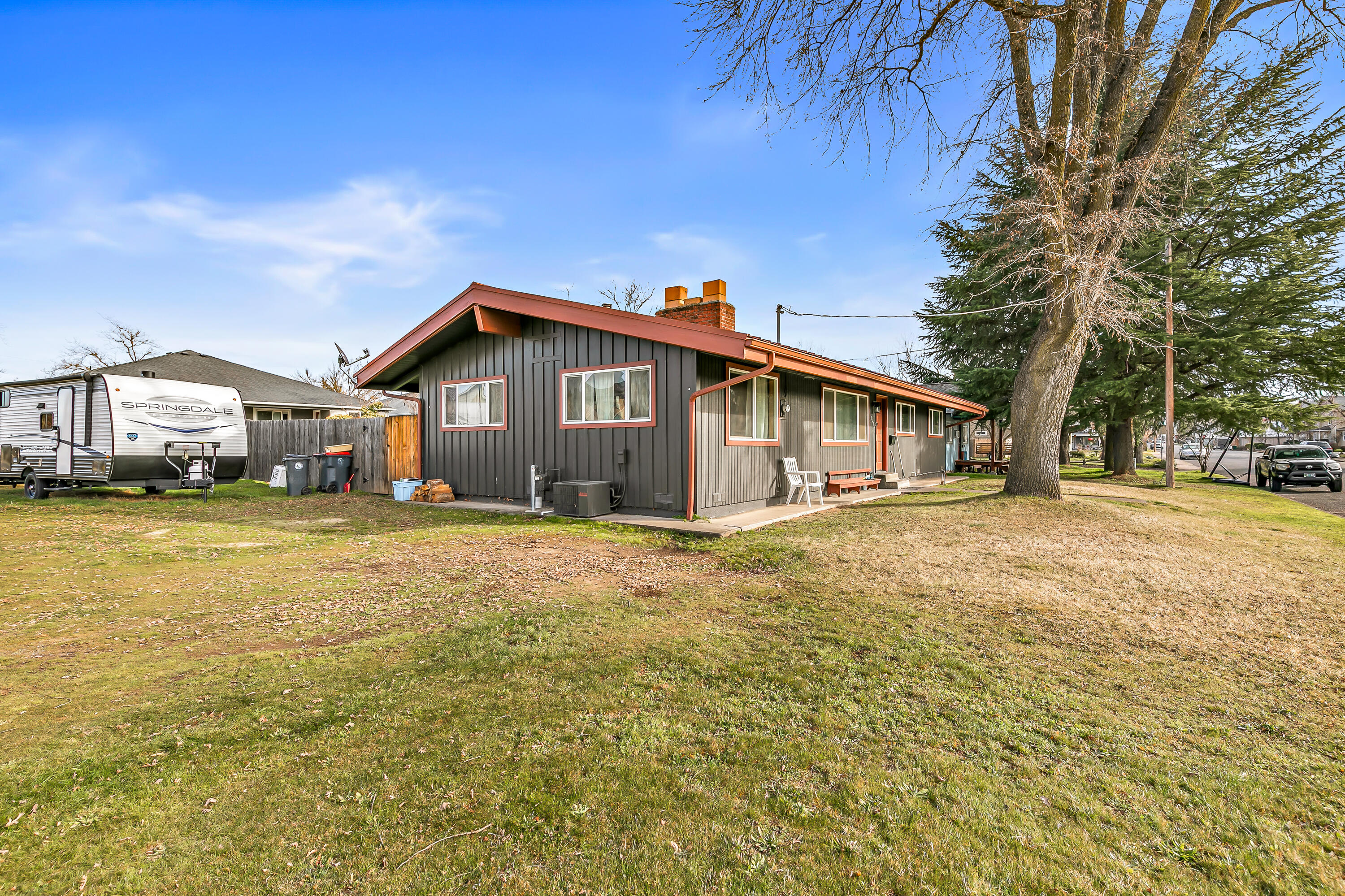 348 North 6th Street Central Point, OR 97502 - Photo 20 of 24 9R9A8727