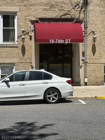 $2,225 | 18 74th Street, Unit C6, North Bergen, NJ 07047