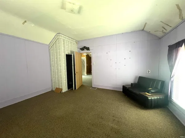 $69,900 | 103 East Riverside Drive, Peru, IN 46970
