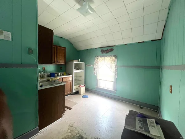$69,900 | 103 East Riverside Drive, Peru, IN 46970