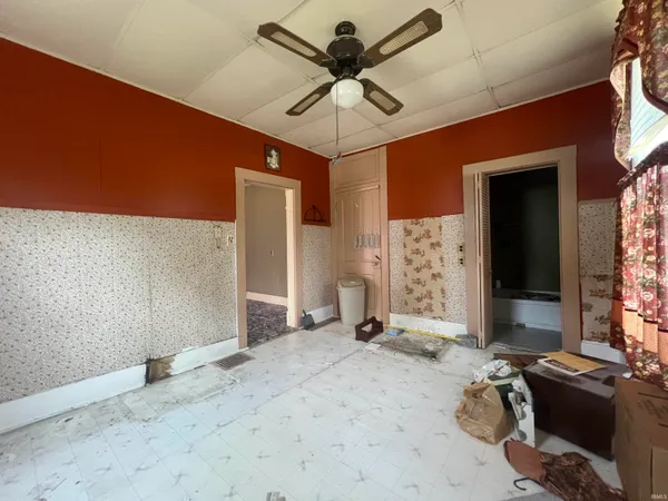 $69,900 | 103 East Riverside Drive, Peru, IN 46970