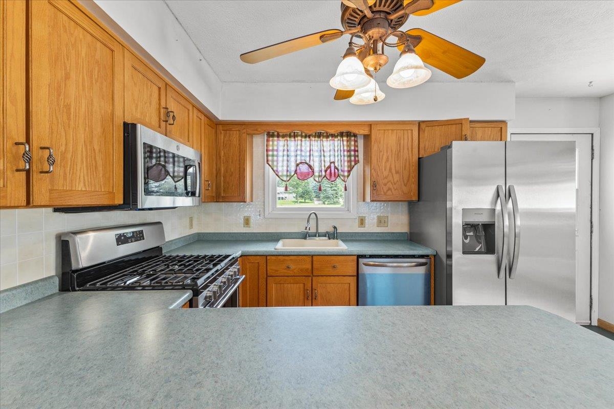 85 Mountain View Drive Swanton, VT 05488 - Photo 8 of 38