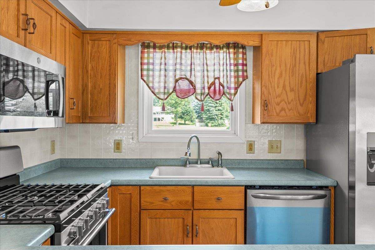 85 Mountain View Drive Swanton, VT 05488 - Photo 9 of 38