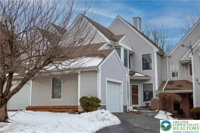 $335,000 | 7923 Cross Creek Circle, Breinigsville, PA 18031