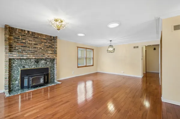 $629,000 | 6020 North Landers Avenue, Chicago, IL 60646