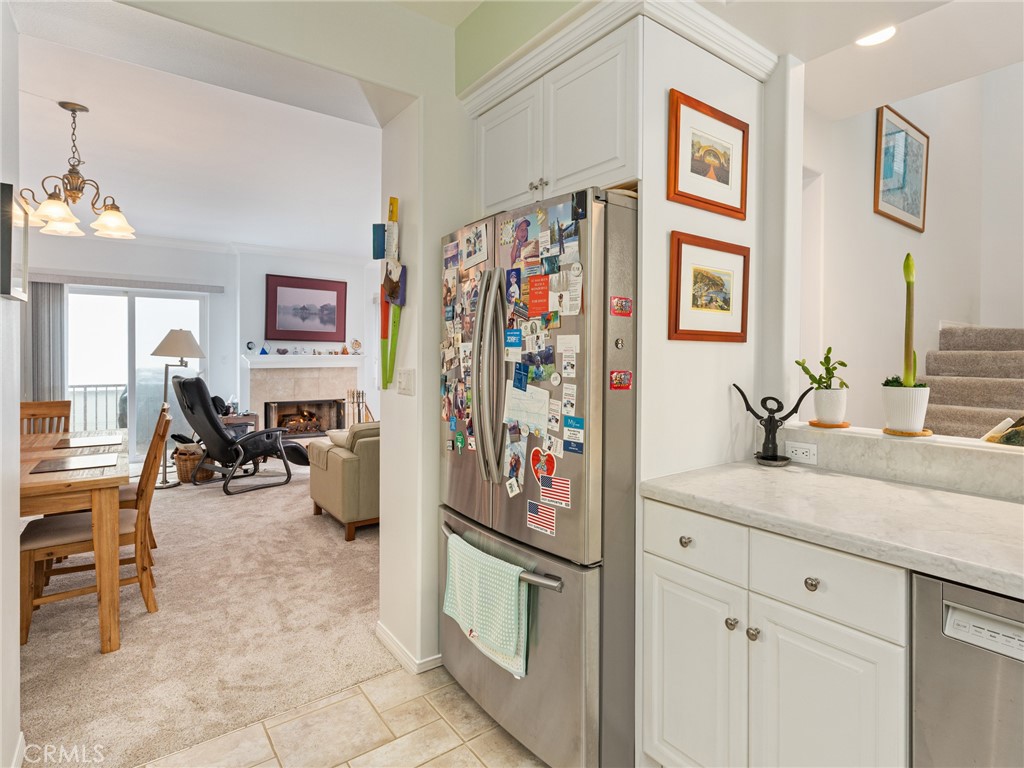 328 Virginia Street, Unit 4 El Segundo, CA 90245 - Photo 12 of 26 a view of a livingroom with furniture and a livingroom