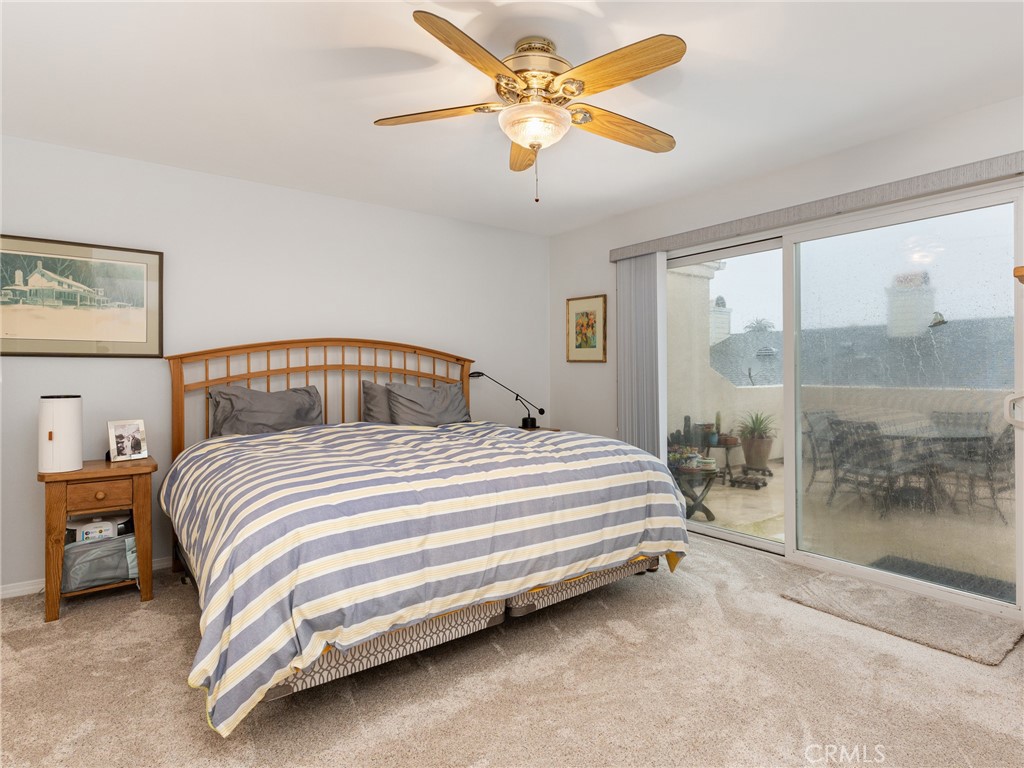 328 Virginia Street, Unit 4 El Segundo, CA 90245 - Photo 13 of 26 a bedroom with a bed and window