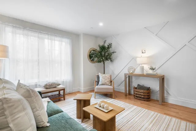 $595,000 | 14 B Mohawk Drive, Londonderry, NH 03053