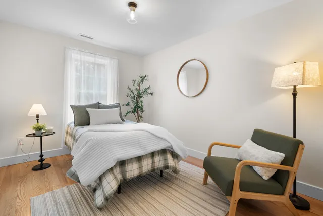 $595,000 | 14 B Mohawk Drive, Londonderry, NH 03053