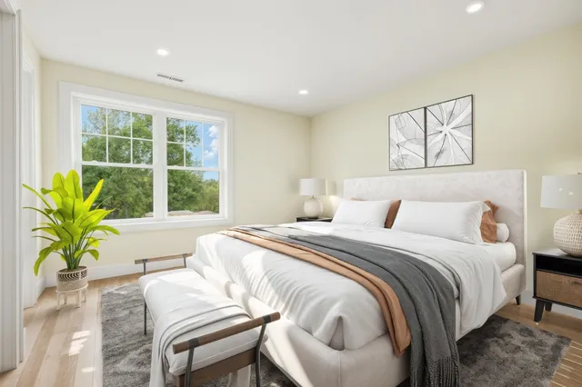 $595,000 | 14 B Mohawk Drive, Londonderry, NH 03053