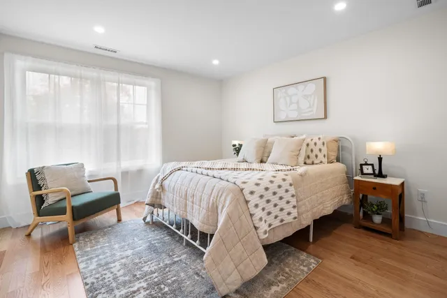 $595,000 | 14 B Mohawk Drive, Londonderry, NH 03053